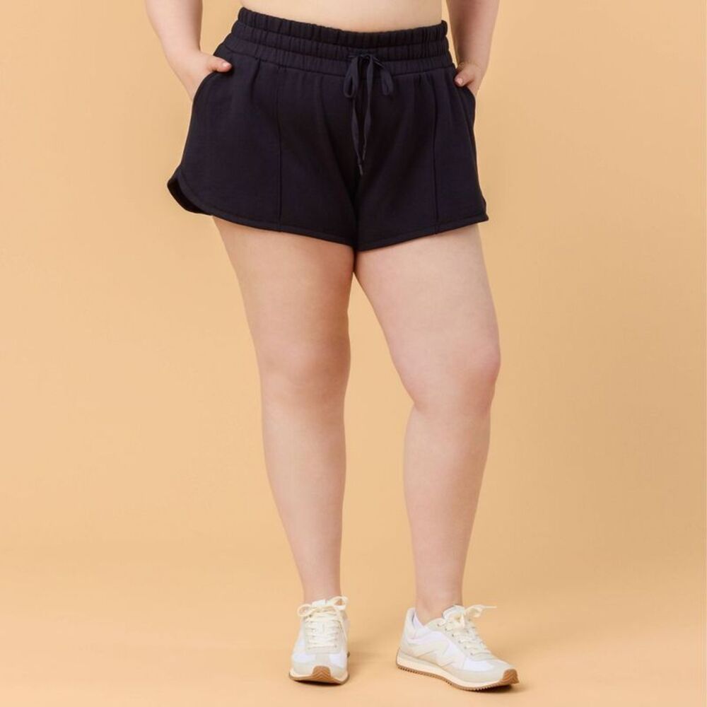 Blogilates Women's Mommy & Me Marshmallow Dolphin Shorts - Black 3X